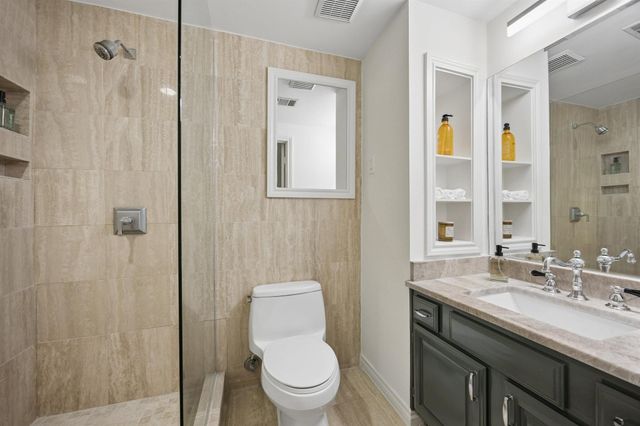 1100 Harvard Street 9, Houston, TX 77008