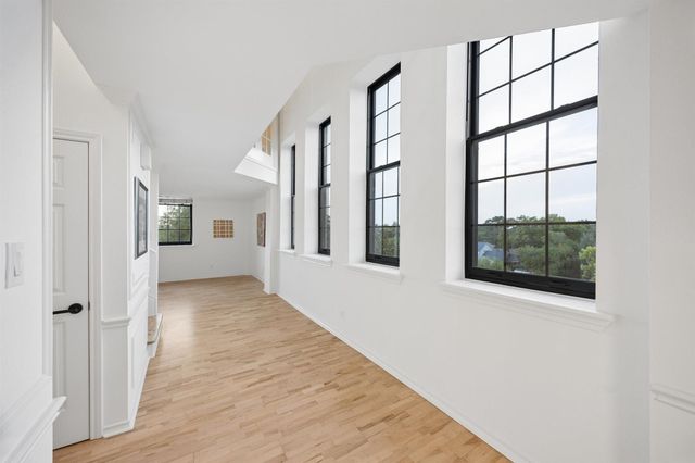 1100 Harvard Street 9, Houston, TX 77008
