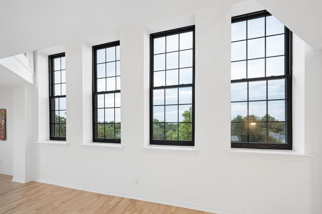 1100 Harvard Street 9, Houston, TX 77008