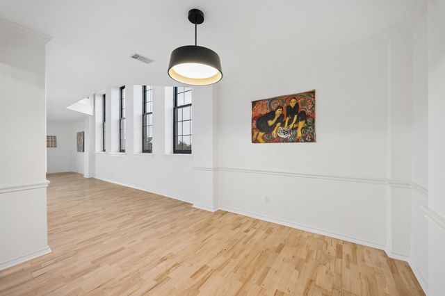1100 Harvard Street 9, Houston, TX 77008