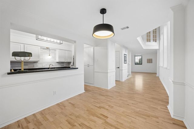 1100 Harvard Street 9, Houston, TX 77008
