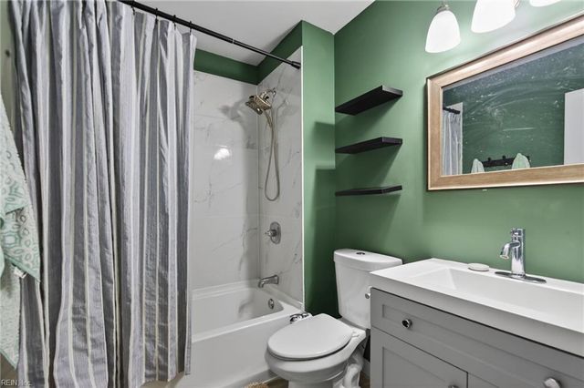 16 Marldale DR, Hampton, VA 23666