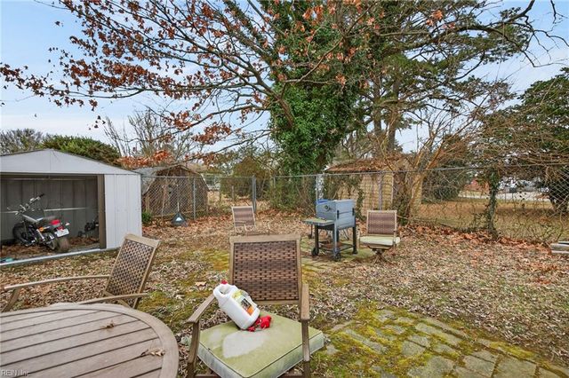 16 Marldale DR, Hampton, VA 23666