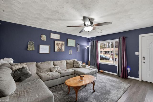 16 Marldale DR, Hampton, VA 23666