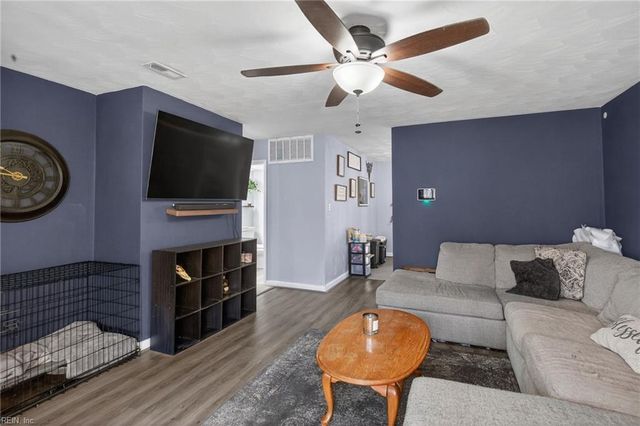 16 Marldale DR, Hampton, VA 23666