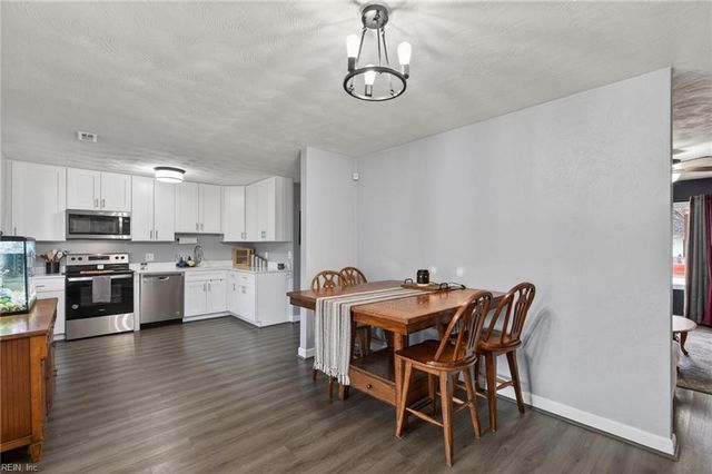 16 Marldale DR, Hampton, VA 23666