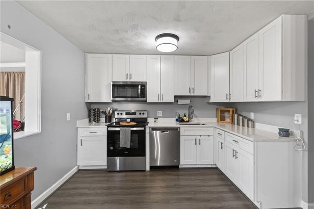 16 Marldale DR, Hampton, VA 23666