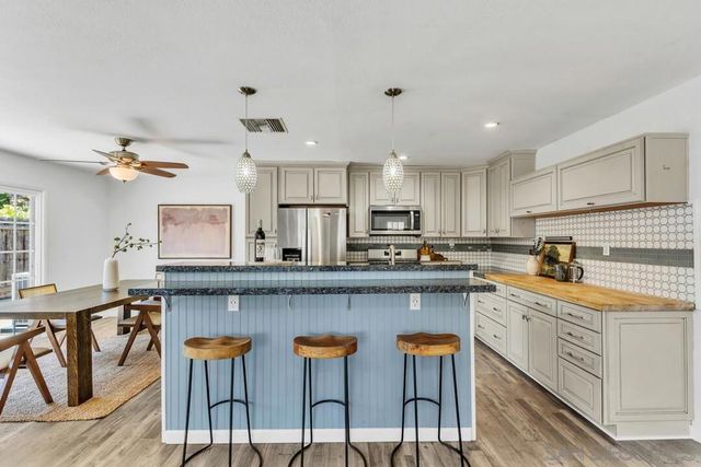 10708 Ironwood Ave., Santee, CA 92071