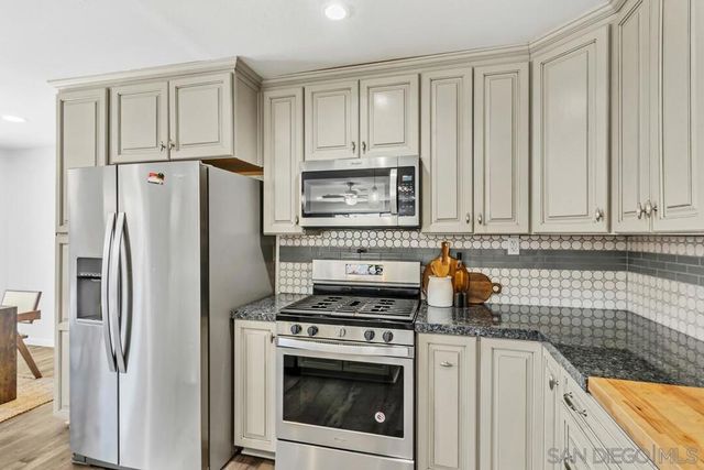 10708 Ironwood Ave., Santee, CA 92071