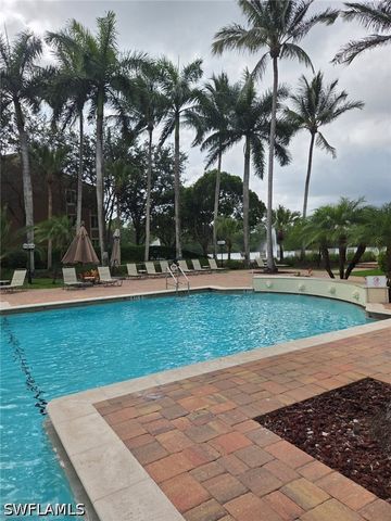 1105 Reserve CT 201, Naples, FL 34105