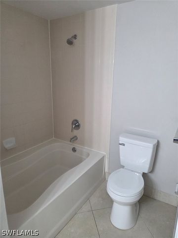 1105 Reserve CT 201, Naples, FL 34105