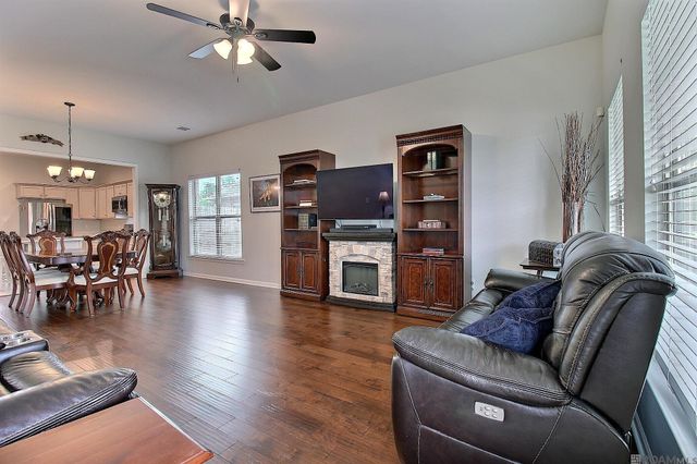 38343 Brown Rd, Prairieville, LA 70769