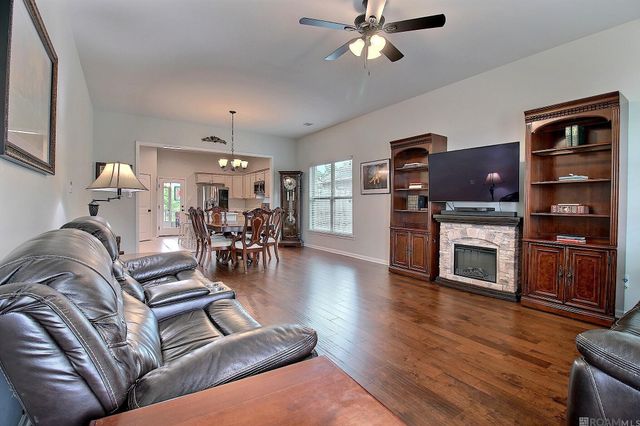 38343 Brown Rd, Prairieville, LA 70769