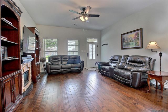 38343 Brown Rd, Prairieville, LA 70769