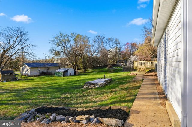 39 NIGHTINGALE LN, Shepherdstown, WV 25443