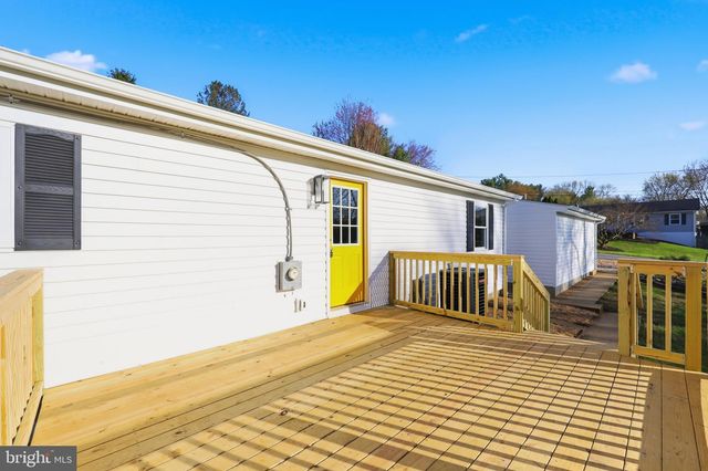 39 NIGHTINGALE LN, Shepherdstown, WV 25443