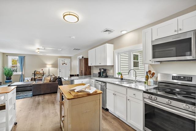 21 Ferdinand Passway, Lunenburg, MA 01462