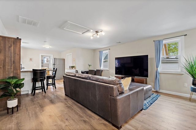 21 Ferdinand Passway, Lunenburg, MA 01462