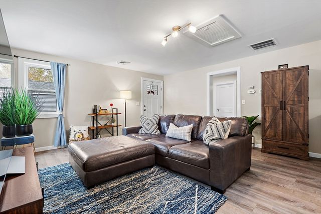 21 Ferdinand Passway, Lunenburg, MA 01462