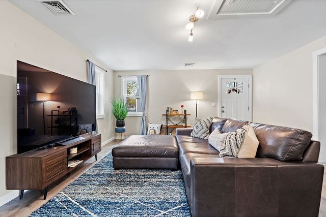 21 Ferdinand Passway, Lunenburg, MA 01462
