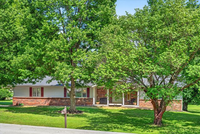 1410 S Briar Avenue, Springfield, MO 65809