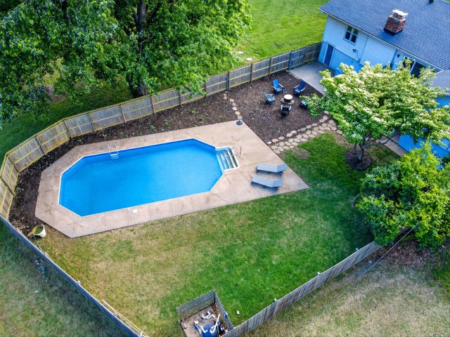 1410 S Briar Avenue, Springfield, MO 65809