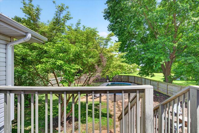 1410 S Briar Avenue, Springfield, MO 65809