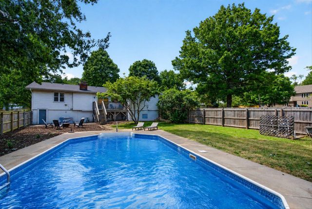1410 S Briar Avenue, Springfield, MO 65809