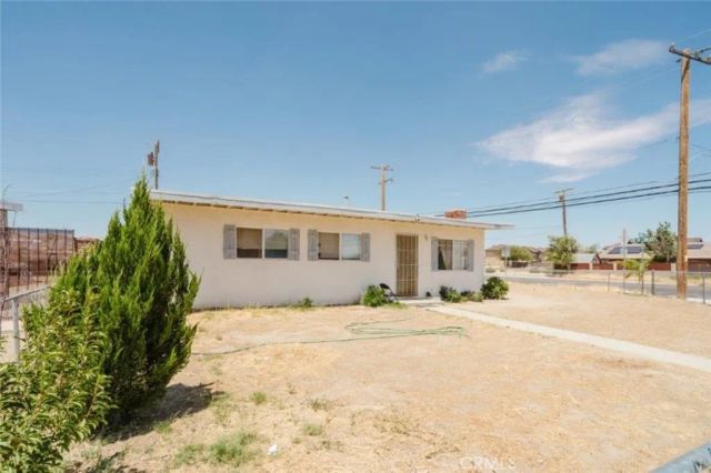 2001 Oak Street, Rosamond, CA 93560