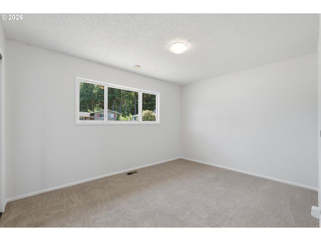13001 Ne BRAZEE St, Portland, OR 97230