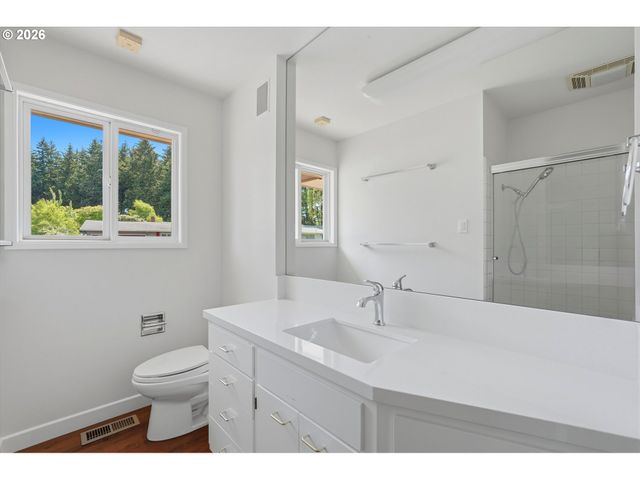 13001 Ne BRAZEE St, Portland, OR 97230