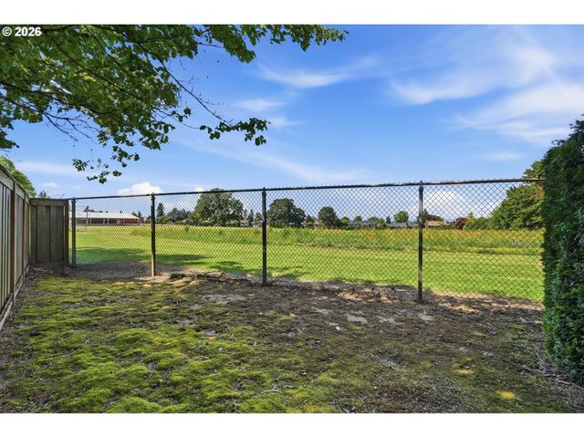 13001 Ne BRAZEE St, Portland, OR 97230