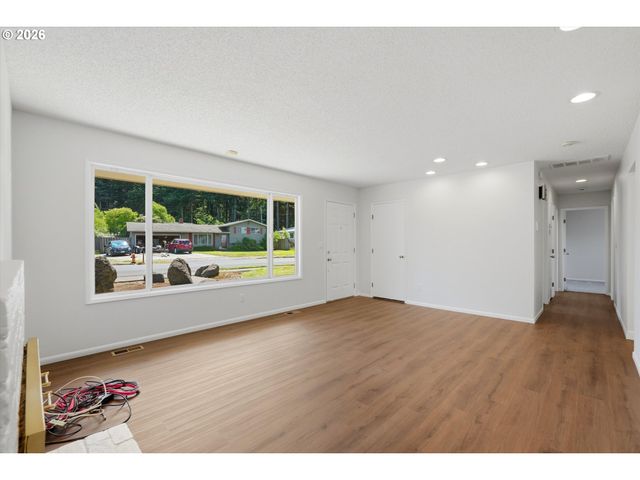 13001 Ne BRAZEE St, Portland, OR 97230