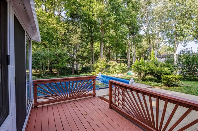 11 Log Cabin Circle, Perinton, NY 14450