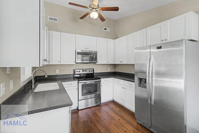 1384 Forest Lake Drive, Hinesville, GA 31313