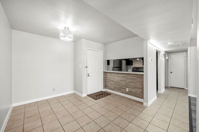 206 Plaza Verde Drive D35, Houston, TX 77038