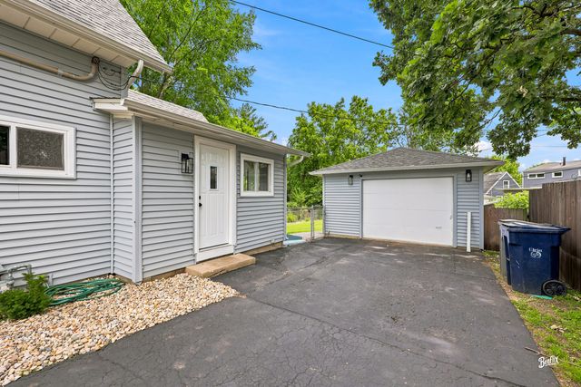 987 South Street, Elgin, IL 60123
