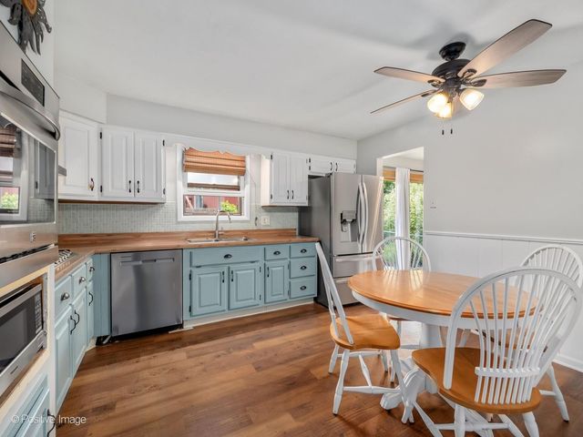 6955 PARKVIEW Drive, Downers Grove, IL 60516
