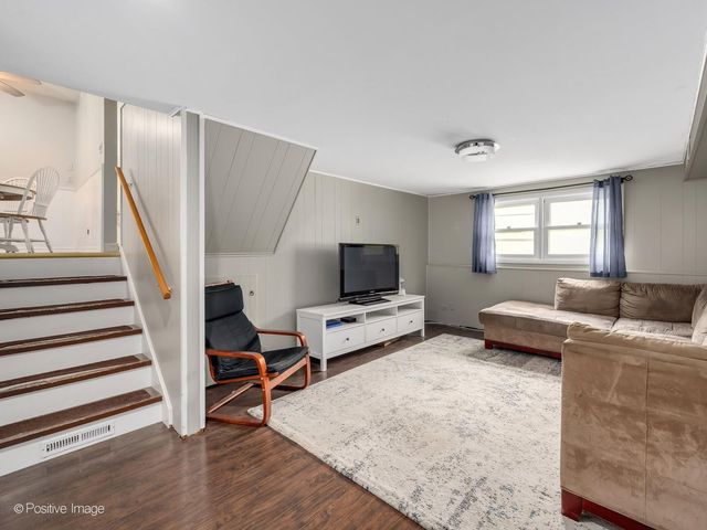 6955 PARKVIEW Drive, Downers Grove, IL 60516