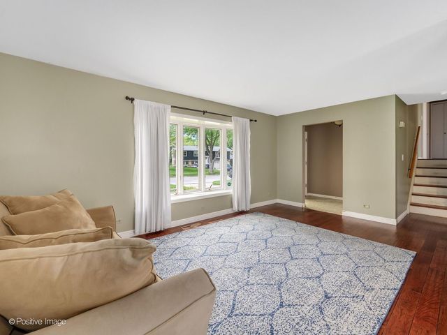 6955 PARKVIEW Drive, Downers Grove, IL 60516