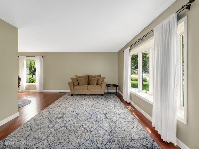 6955 PARKVIEW Drive, Downers Grove, IL 60516