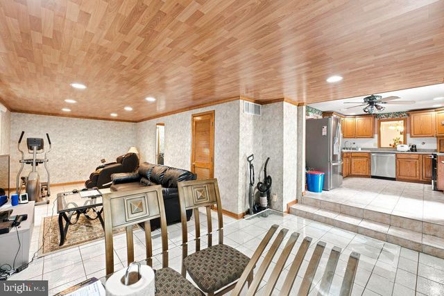 557 COVERED RD, Cherry Hill, NJ 08034