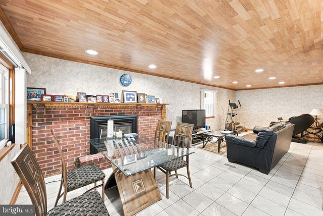 557 COVERED RD, Cherry Hill, NJ 08034