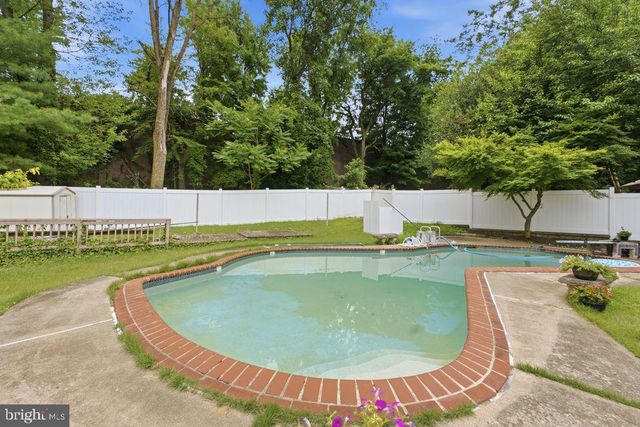 557 COVERED RD, Cherry Hill, NJ 08034