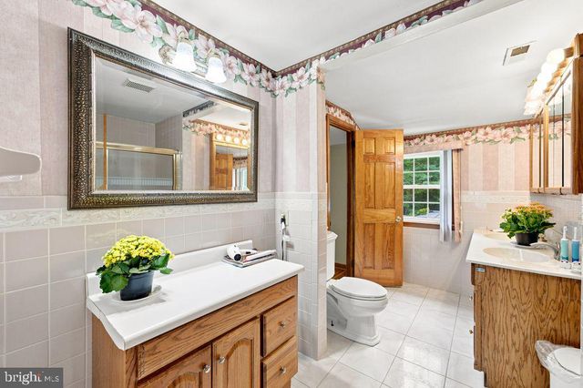 557 COVERED RD, Cherry Hill, NJ 08034