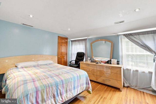 557 COVERED RD, Cherry Hill, NJ 08034