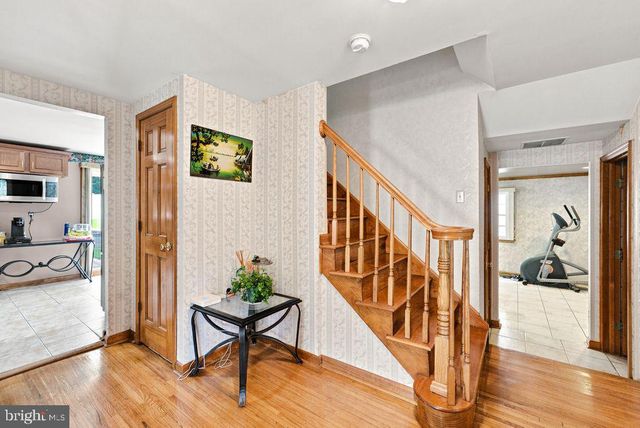 557 COVERED RD, Cherry Hill, NJ 08034