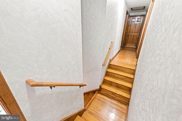 557 COVERED RD, Cherry Hill, NJ 08034
