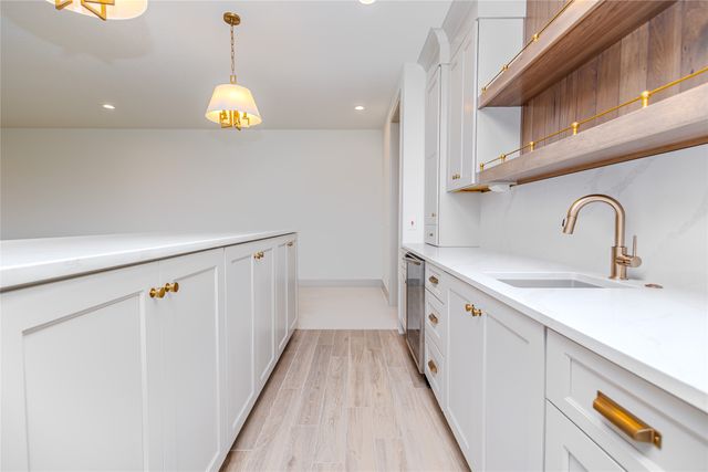 3957 NW 177th Court, Clive, IA 50325