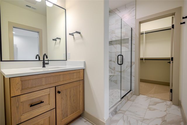 3957 NW 177th Court, Clive, IA 50325